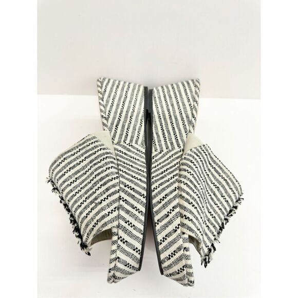 Simply Vera Wang Wedges Size 9.5 Black White Textile Upper Open Toe Sandals - Picture 6 of 11